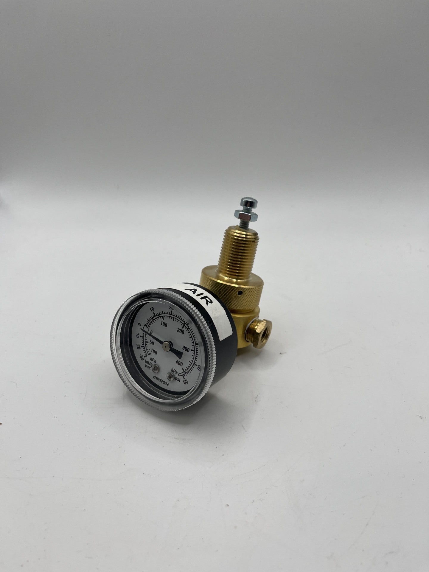 57130 REGULATOR: OIL W/ GAUGE