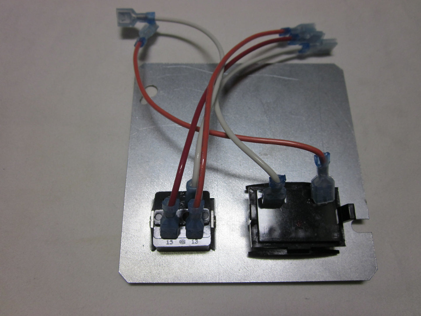 OEM Energylogic Cover Wiring Box (Square Plug): 14033208